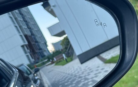 Toyota C-HR I рестайлинг, 2019 год, 2 100 000 рублей, 11 фотография