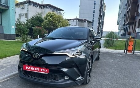 Toyota C-HR I рестайлинг, 2019 год, 2 100 000 рублей, 2 фотография