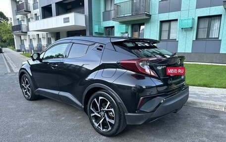 Toyota C-HR I рестайлинг, 2019 год, 2 100 000 рублей, 4 фотография