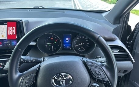 Toyota C-HR I рестайлинг, 2019 год, 2 100 000 рублей, 18 фотография