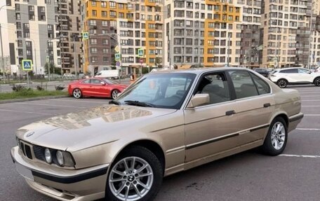 BMW 5 серия, 1988 год, 200 000 рублей, 1 фотография