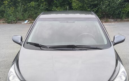 Hyundai Solaris II рестайлинг, 2011 год, 650 000 рублей, 3 фотография