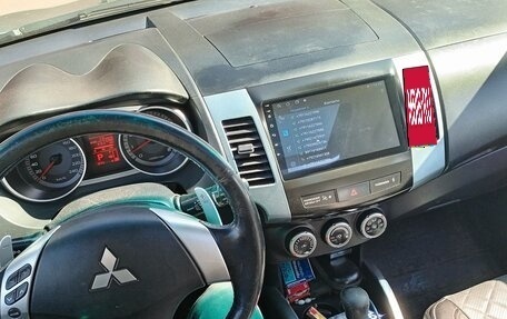 Mitsubishi Outlander III рестайлинг 3, 2007 год, 780 000 рублей, 14 фотография