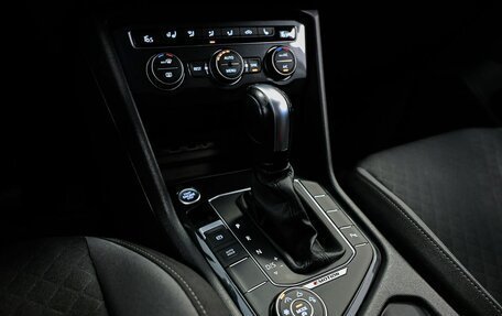 Volkswagen Tiguan II, 2020 год, 2 480 000 рублей, 15 фотография