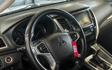 Mitsubishi Pajero Sport III рестайлинг, 2018 год, 2 949 000 рублей, 12 фотография