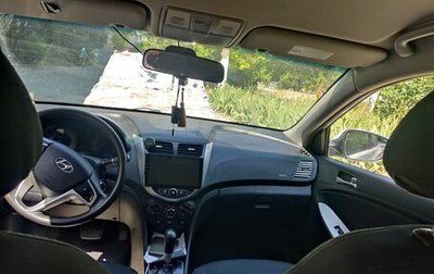 Hyundai Solaris II рестайлинг, 2013 год, 590 000 рублей, 1 фотография