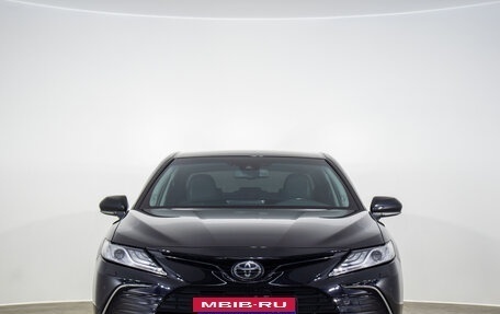 Toyota Camry, 2021 год, 3 199 000 рублей, 2 фотография