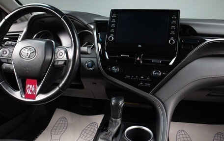 Toyota Camry, 2021 год, 3 199 000 рублей, 9 фотография