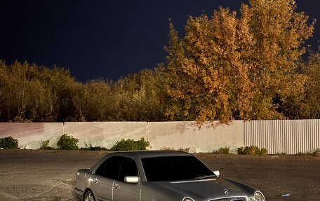 Mercedes-Benz E-Класс, 1998 год, 270 000 рублей, 5 фотография