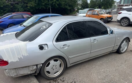 Mercedes-Benz E-Класс, 1998 год, 270 000 рублей, 6 фотография
