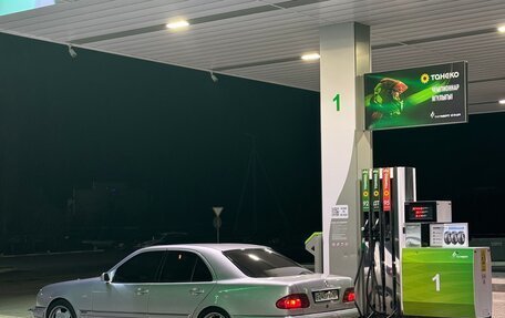 Mercedes-Benz E-Класс, 1998 год, 270 000 рублей, 10 фотография