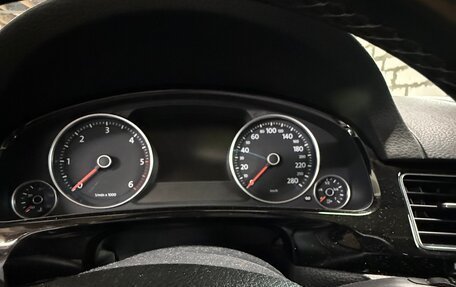 Volkswagen Touareg III, 2016 год, 3 400 000 рублей, 12 фотография