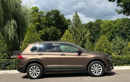 Volkswagen Tiguan II, 2018 год, 1 890 000 рублей, 10 фотография
