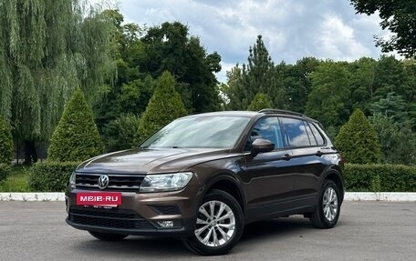 Volkswagen Tiguan II, 2018 год, 1 890 000 рублей, 6 фотография