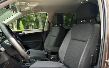 Volkswagen Tiguan II, 2018 год, 1 890 000 рублей, 21 фотография