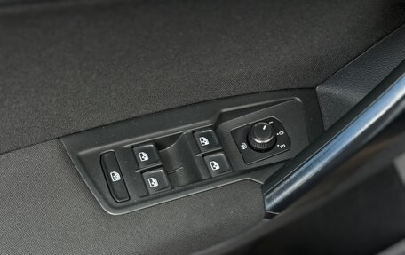 Volkswagen Tiguan II, 2018 год, 1 890 000 рублей, 18 фотография