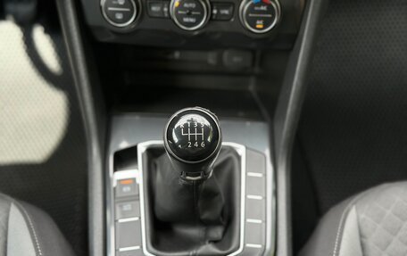 Volkswagen Tiguan II, 2018 год, 1 890 000 рублей, 23 фотография