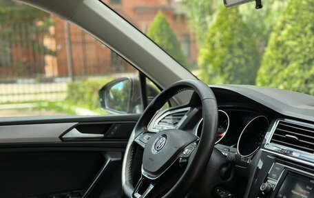 Volkswagen Tiguan II, 2018 год, 1 890 000 рублей, 25 фотография
