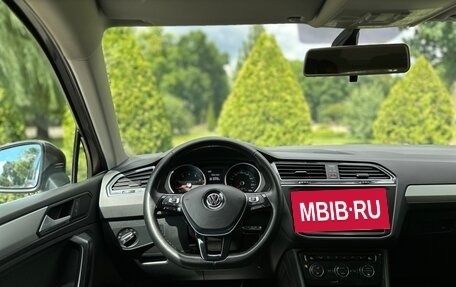 Volkswagen Tiguan II, 2018 год, 1 890 000 рублей, 28 фотография