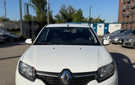 Renault Logan II, 2016 год, 890 000 рублей, 1 фотография