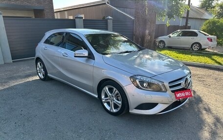 Mercedes-Benz A-Класс, 2015 год, 1 350 000 рублей, 3 фотография