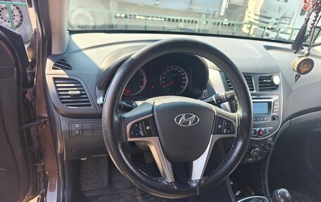 Hyundai Solaris II рестайлинг, 2015 год, 999 000 рублей, 13 фотография