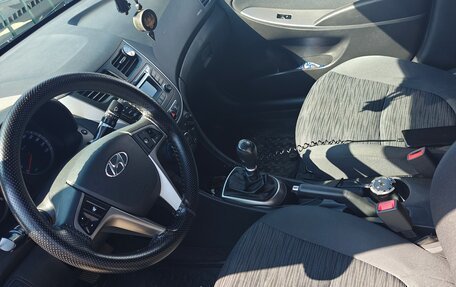Hyundai Solaris II рестайлинг, 2015 год, 999 000 рублей, 14 фотография