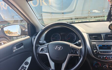 Hyundai Solaris II рестайлинг, 2015 год, 999 000 рублей, 16 фотография