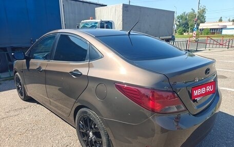 Hyundai Solaris II рестайлинг, 2015 год, 999 000 рублей, 5 фотография