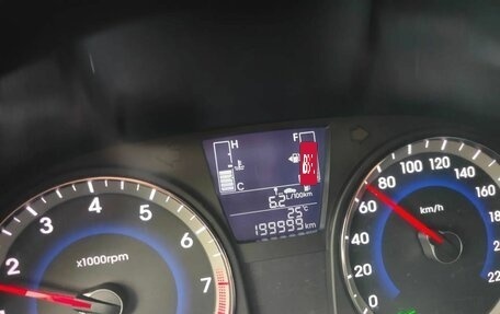 Hyundai Solaris II рестайлинг, 2015 год, 999 000 рублей, 12 фотография