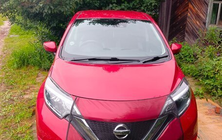 Nissan Note II рестайлинг, 2019 год, 900 000 рублей, 1 фотография