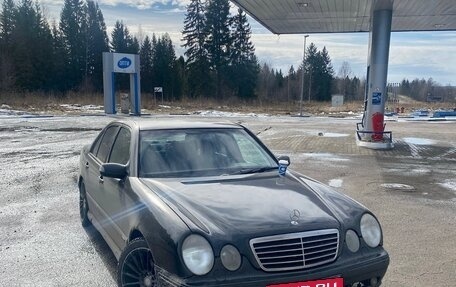 Mercedes-Benz E-Класс, 1999 год, 350 000 рублей, 4 фотография