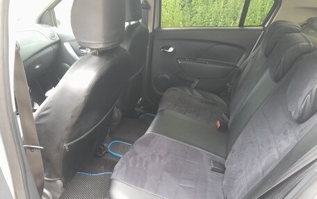 Renault Logan II, 2016 год, 750 000 рублей, 3 фотография