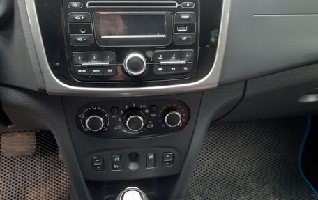 Renault Logan II, 2016 год, 750 000 рублей, 5 фотография