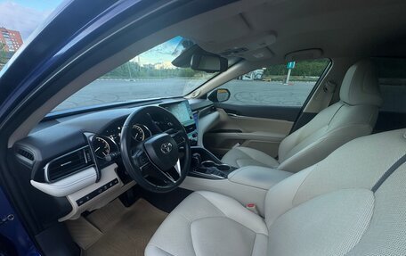 Toyota Camry, 2021 год, 3 170 000 рублей, 4 фотография