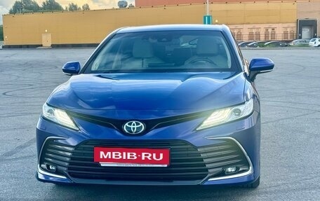 Toyota Camry, 2021 год, 3 170 000 рублей, 2 фотография