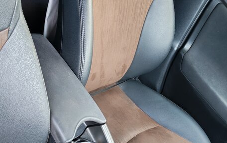 Toyota Prius, 2012 год, 1 300 000 рублей, 11 фотография