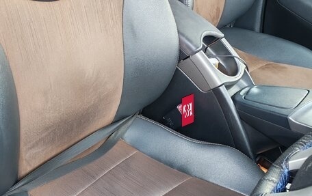 Toyota Prius, 2012 год, 1 300 000 рублей, 10 фотография