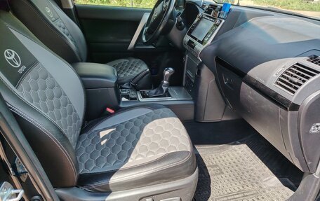 Toyota Land Cruiser Prado 150 рестайлинг 2, 2017 год, 5 350 000 рублей, 6 фотография