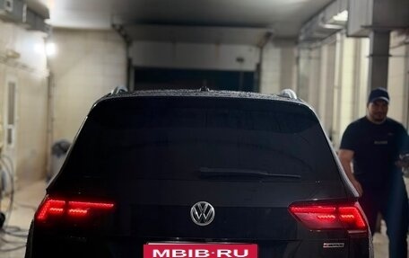 Volkswagen Tiguan II, 2018 год, 2 300 000 рублей, 7 фотография