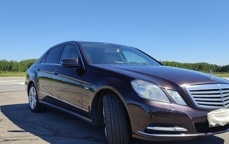Mercedes-Benz E-Класс, 2011 год, 2 000 000 рублей, 5 фотография