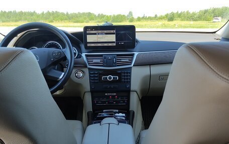 Mercedes-Benz E-Класс, 2011 год, 2 000 000 рублей, 13 фотография