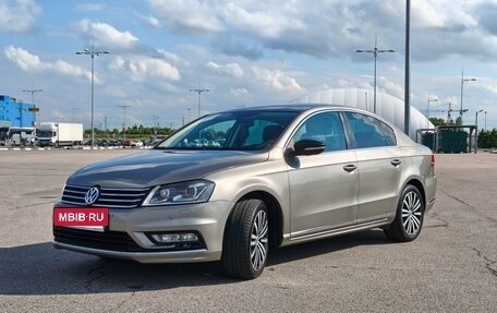 Volkswagen Passat B7, 2014 год, 1 030 000 рублей, 2 фотография