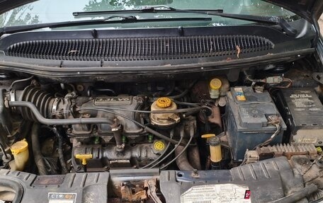 Chrysler Town & Country IV, 2002 год, 700 000 рублей, 21 фотография