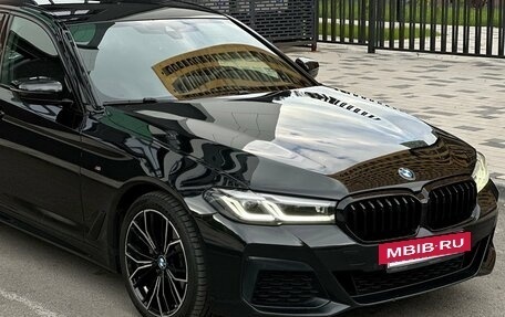 BMW 5 серия, 2021 год, 4 390 000 рублей, 2 фотография