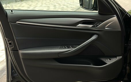 BMW 5 серия, 2021 год, 4 390 000 рублей, 21 фотография