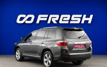 Toyota Highlander III, 2012 год, 1 677 077 рублей, 2 фотография