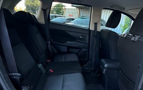 Mitsubishi Outlander III рестайлинг 3, 2018 год, 1 898 600 рублей, 9 фотография
