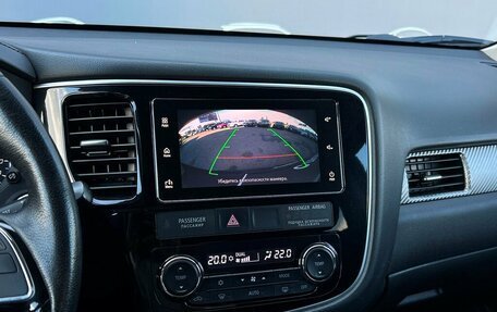 Mitsubishi Outlander III рестайлинг 3, 2018 год, 1 898 600 рублей, 17 фотография