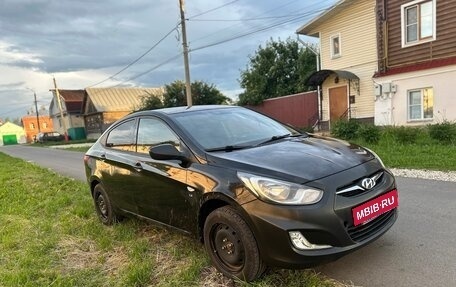 Hyundai Solaris II рестайлинг, 2011 год, 500 000 рублей, 12 фотография